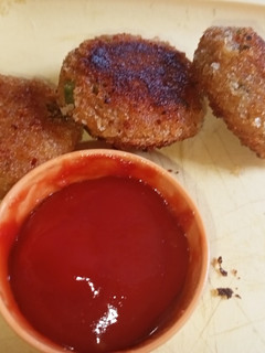 A picture of Hung yoghurt kababs.