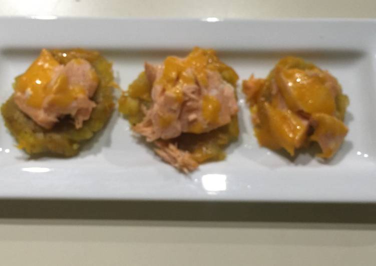 Tostones vestidos de Gala(Gratinados y Rellenos de Salmón)