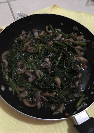 Foto resep Tumis kangkung jamur bawang putih