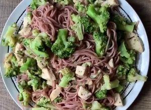 Hình của món Bún xào ức gà súp lơ 🐥🥦.