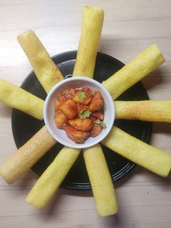 ભૂંગળા બટાકા (Bhungla Bataka Recipe In Gujarati) રેસીપી મુખ્ય ફોટો