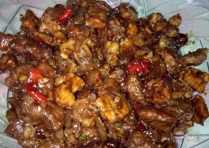 Daging sapi masak saos tiram dan lada