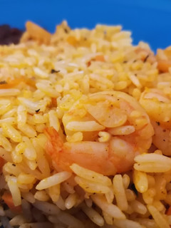 Una foto de Arrocito con camarón