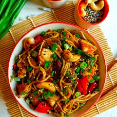 A picture of Veg Kung Pao Noodles.