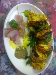 शेजवान मिंट पनीर टिक्का (schezwan mint paneer tikka recipe in Hindi) रेसिपी मुख्य फोटो