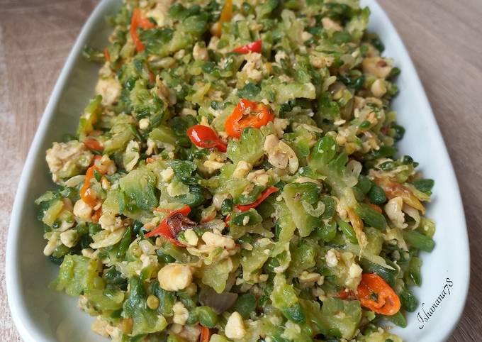 Tumis Pare: Antara Pahit dan Nikmat, Kisah Panjang Sebuah Masakan Tradisional