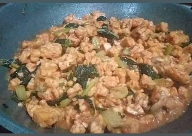 Oreg tempe daging ayam sawi