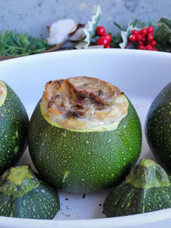 Una foto de Calabacines rellenos de champiñones y queso