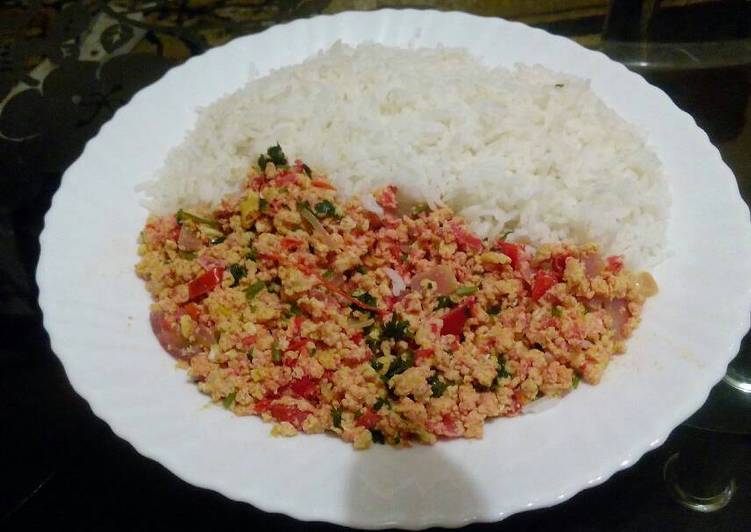 Rice with scrabbled eggs