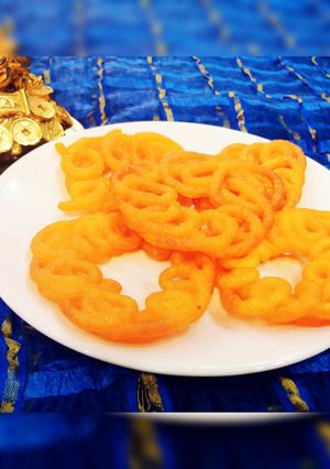 इमरती (Imarti recipe in Hindi) रेसिपी मुख्य फोटो