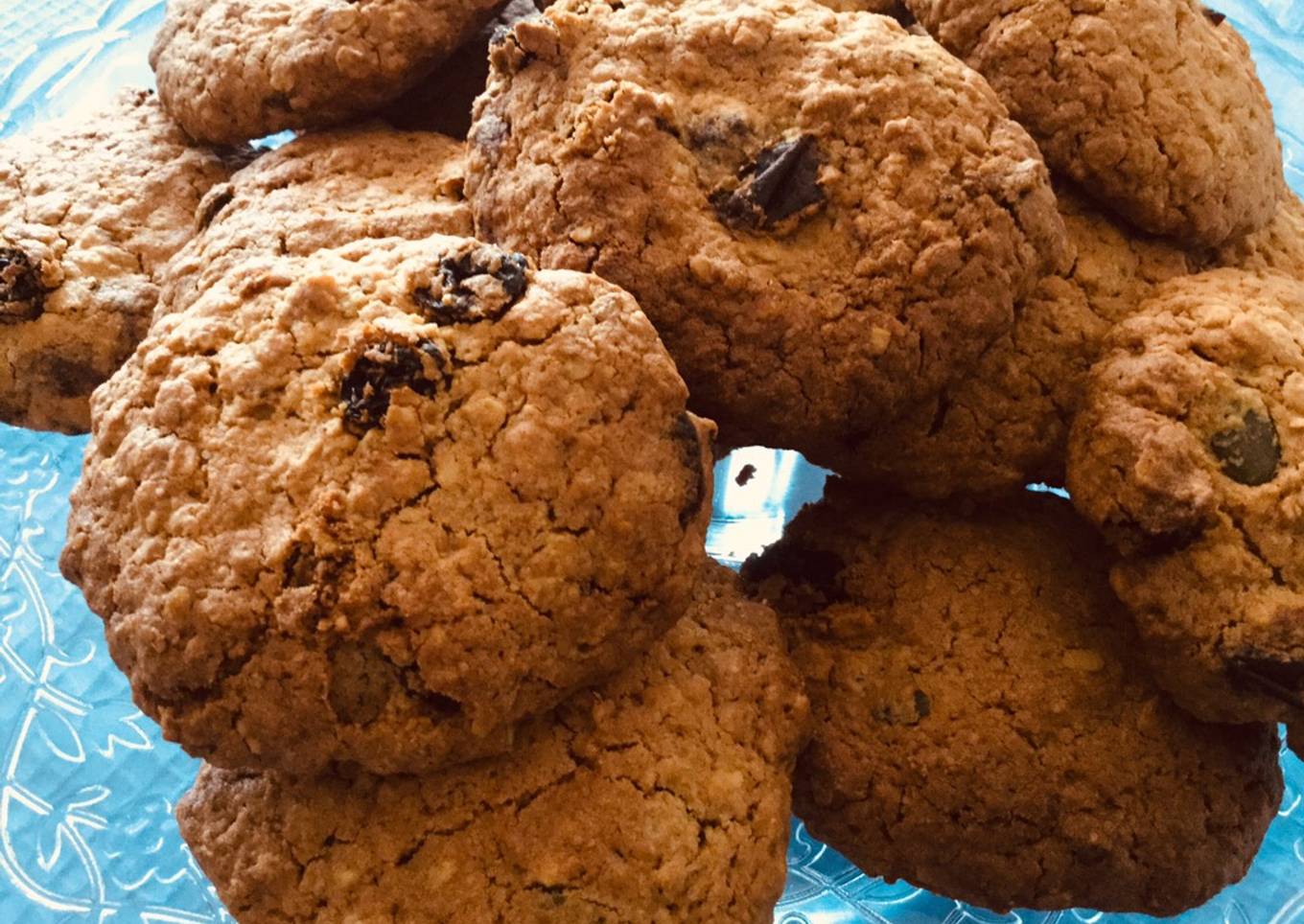 Galletas de avena sin gluten con pasas, dátiles y pipas de calabaza