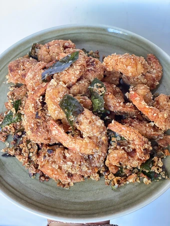 Langkah Gampang Membikin Resep Udang goreng gandum bumbu telur asin (salted egg shrimp with oat) yang Lezat Sekali Anti Ribet, Uenak Banget
