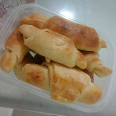 A picture of Cheese croissant.