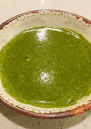 Una foto de Sopa de espinacas y champiñones