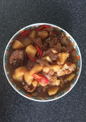A picture of Potato stew chicken.