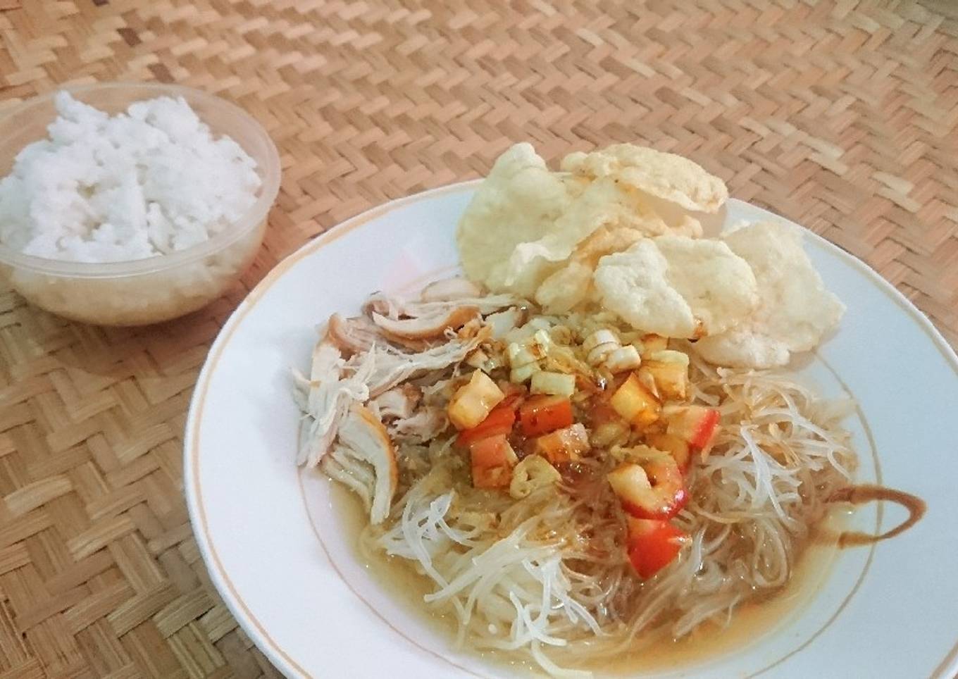 Bihun kuah Soto Kudus Praktis