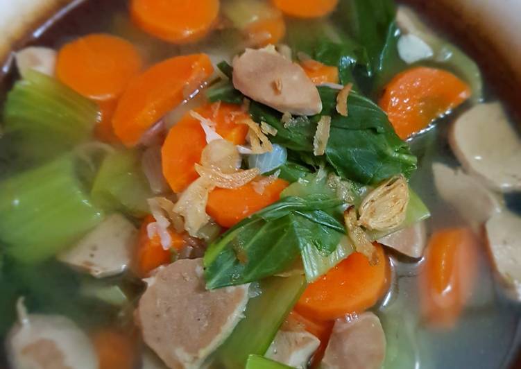 Langkah Mudah untuk Membuat Sop wortel bakso pokcoy, Bikin Ngiler