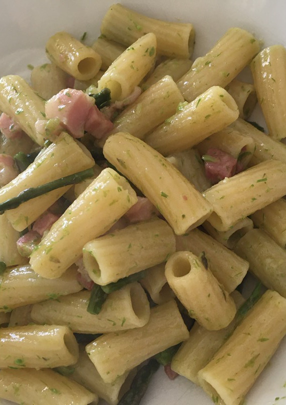 Foto di Tortiglioni di kamut asparagi e pancetta affumicata