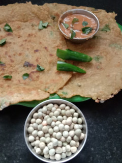 பச்ச பட்டாணி கார தோசை. (Pacha pattani kaara dosai recipe in tamil) செய்முறை முக்கிய புகைப்படம்