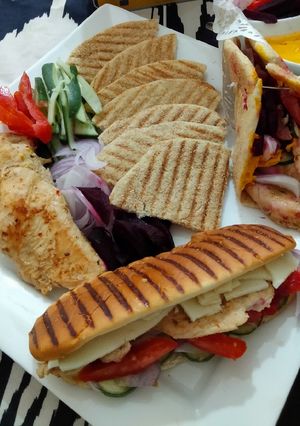 A picture of Chicken shawarma.
