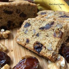 A picture of Eggless Whole Wheat Banana Walnut Date Cake – Cooker Cake.