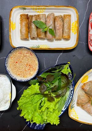 Hình của món Vietnamese fried spring rolls (nem/chả giò).