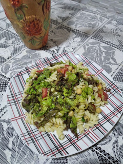 Una foto de Ensalada vegana express 🥗 -con lo que había en la heladera - :)