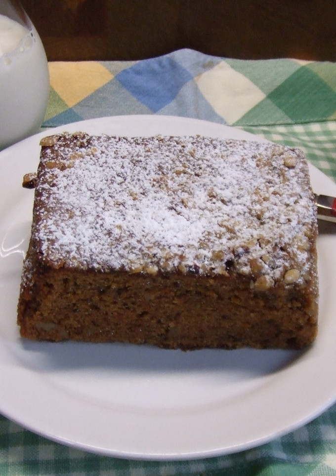 Una foto de Torta de cacao amargo con avellanas