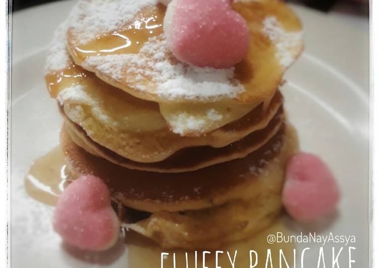 Fluffy Pancake with Honey