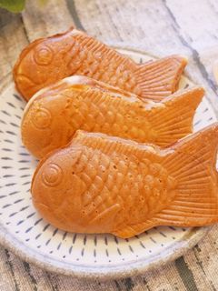 A picture of Custard Pearl Taiyaki: A Delightful Creamy and Chewy Treat.