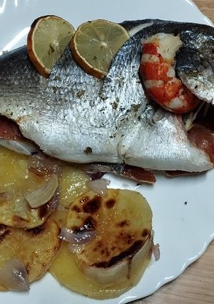 Una foto de Dorada rellena al horno