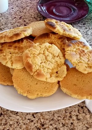 A picture of Peanuts butter cookies.