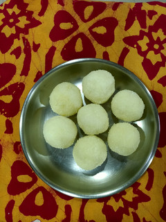 साबुदाणा लाडू (sabudana ladoo recipe in marathi) रेसिपी चे मुख्य फोटो