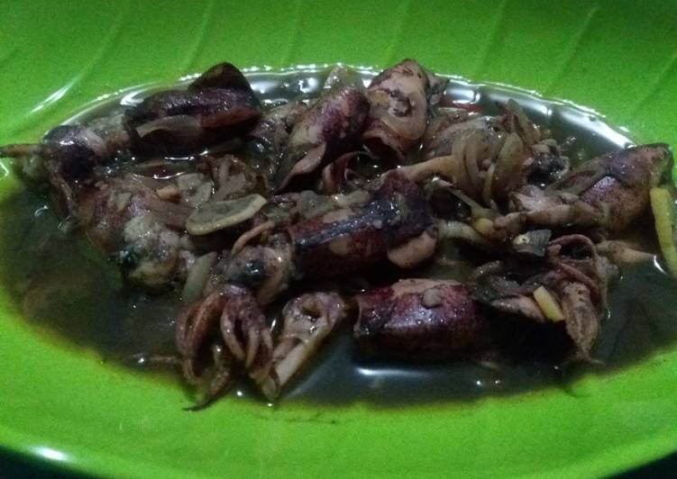 Cara mudah memasak Cumi cumi bumbu hitam yang Enak Banget