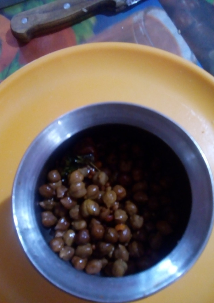 மாலை சிற்றண்டி கொண்டைக்கடலை சுண்டல் செய்முறை முக்கிய புகைப்படம்