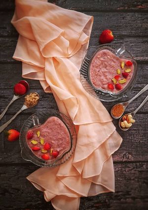 A picture of Strawberry Quinoa Payasam.