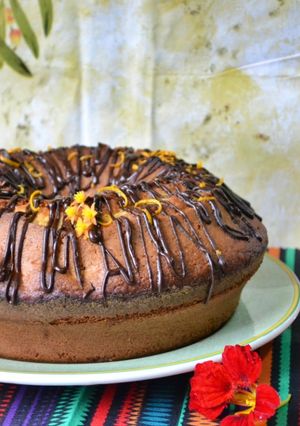 Una foto de Budín de naranja, membrillo y chocolate😋