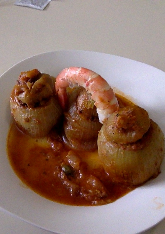 Una foto de Cebollas Rellenas de camarones,gambas