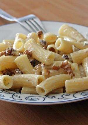 Foto principal de Rigatoni con nueces y queso gorgonzola