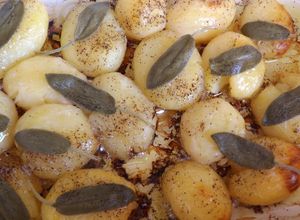 Foto principal de Patatas asadas con salvia fresca