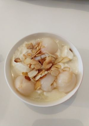 Hình của món Chè khúc bạch vải.