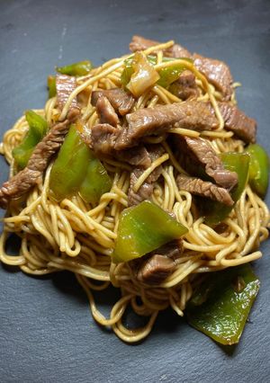 Una foto de Noodles con Ternera y salsa de Ostra