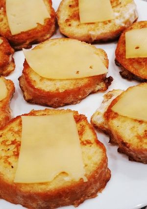 Фото Гренки с сыром.