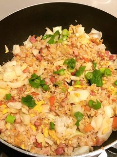 培根高麗菜蛋炒飯 的食譜成品照片