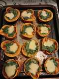 Canastas de masa de calabaza con espinaca y salsa blanca con mozzarella