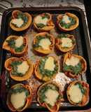 Canastas de masa de calabaza con espinaca y salsa blanca con mozzarella