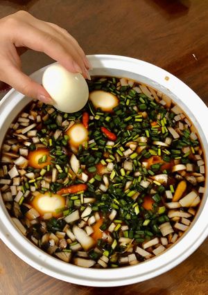 Hình của món Trứng gà ngâm tương kiểu Hàn.