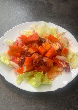 Foto principal de Ensalada con Pulpo y Surimi