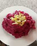 Tallarines con pesto de beterraga