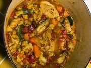 Una foto de sobrante con caldo de pollo